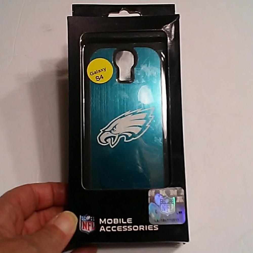NIP NFL Eagles Phone Case